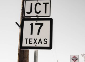 Czy 17 latek może założyć firmę? Czy 17 latek może sam jechać na wakacje?