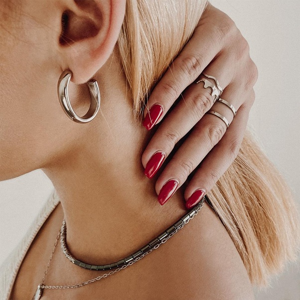 Naszyjniki z kamieniami dla minimalistek