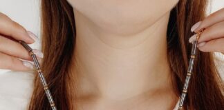 Naszyjniki z kamieniami dla wymagających kobiet