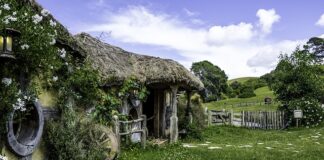 Ile lat miał hobbit?