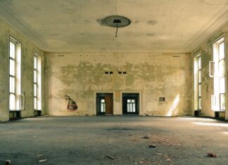 Ile cm od sufitu kable?