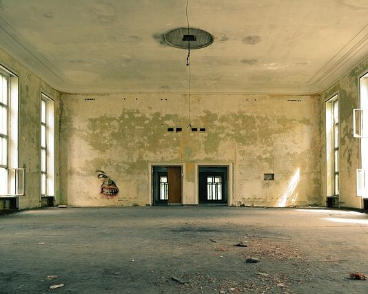 Ile cm od sufitu kable?