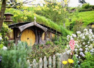 Kto kupił prawa do Władcy Pierścieni? Kto kupił prawa do Władcy Pierścieni?